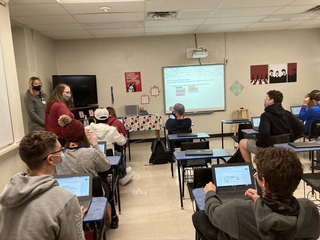 Social distancing is really hard. Here's a peek inside a sophomore English class. You can't really tell how big the room is, but students spaced where they could. (4/13)