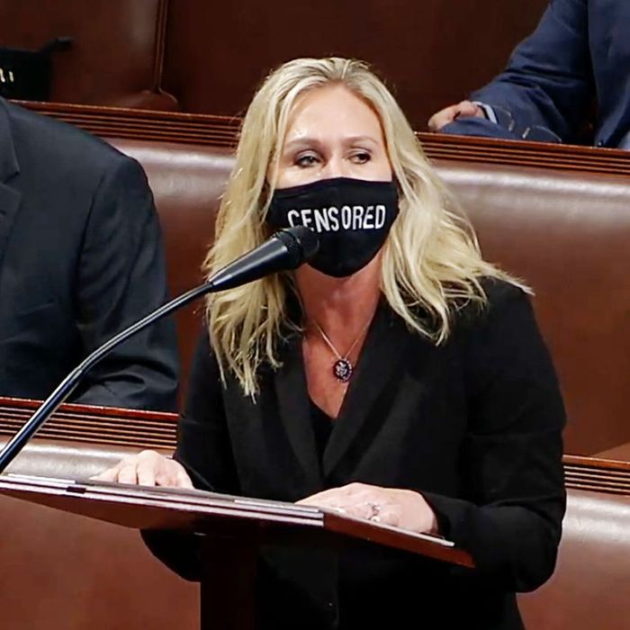GoLeftUS's tweet photo. Conservative Twitter summed up in one image: https://t.co/ACvhDZUg9t