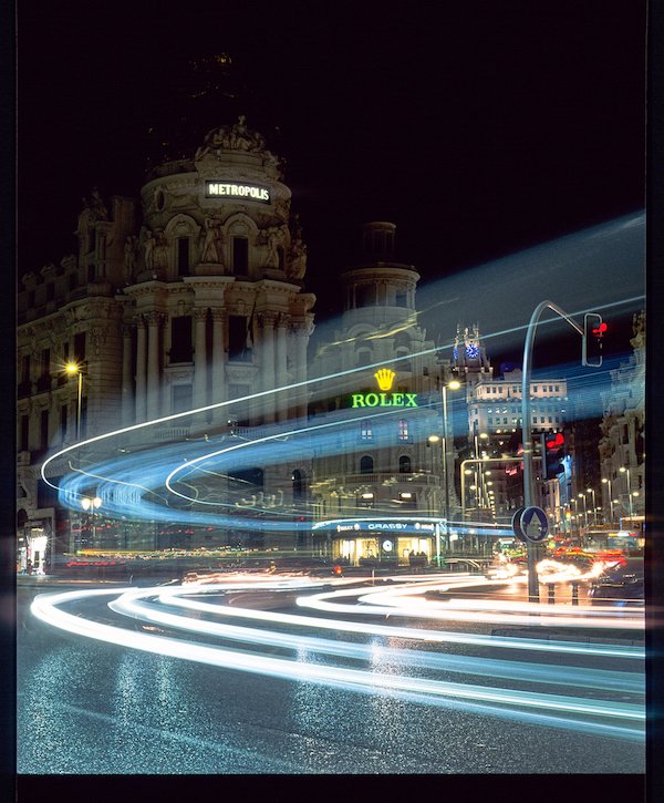 y para acabar los clásicos halos de luz de la Gran Vía: seguimos en modo film 🎞️ y #velvia50