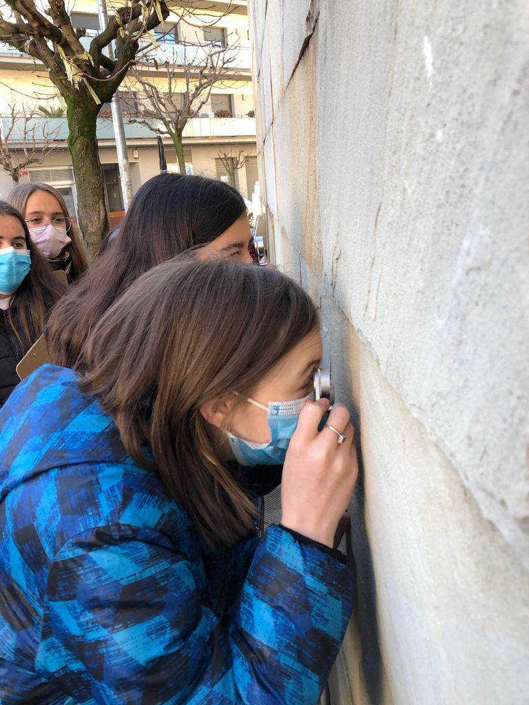 La millor manera per entendre les  roques i els minerals és veure que formen part del nostre dia a dia. Geologia urbana per Tremp.

#instremp #1rESO #Geologia <a href="/EdATremp/">EdATremp</a>