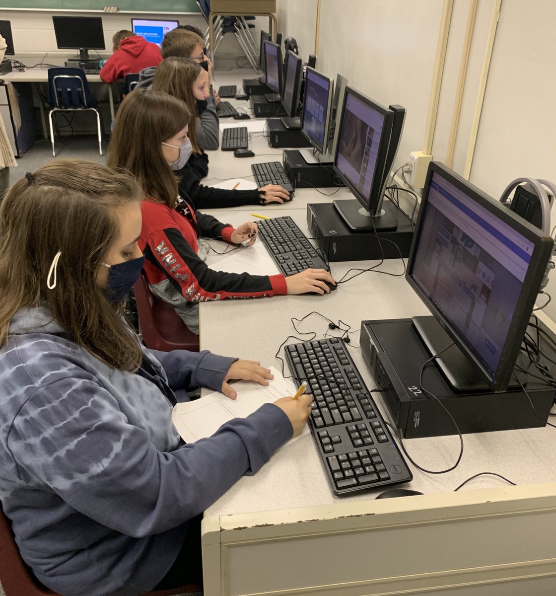 Carmella_Samler's tweet photo. The Youth Career Expo may have looked very different this year, but the DMS students still learned a lot from the experience. It was wonderful to listen to these 8th grade AVID students excitedly talk about what they discovered. @DMSTIGERTWEETS #MCPS_AVID https://t.co/l8nKizmqEi