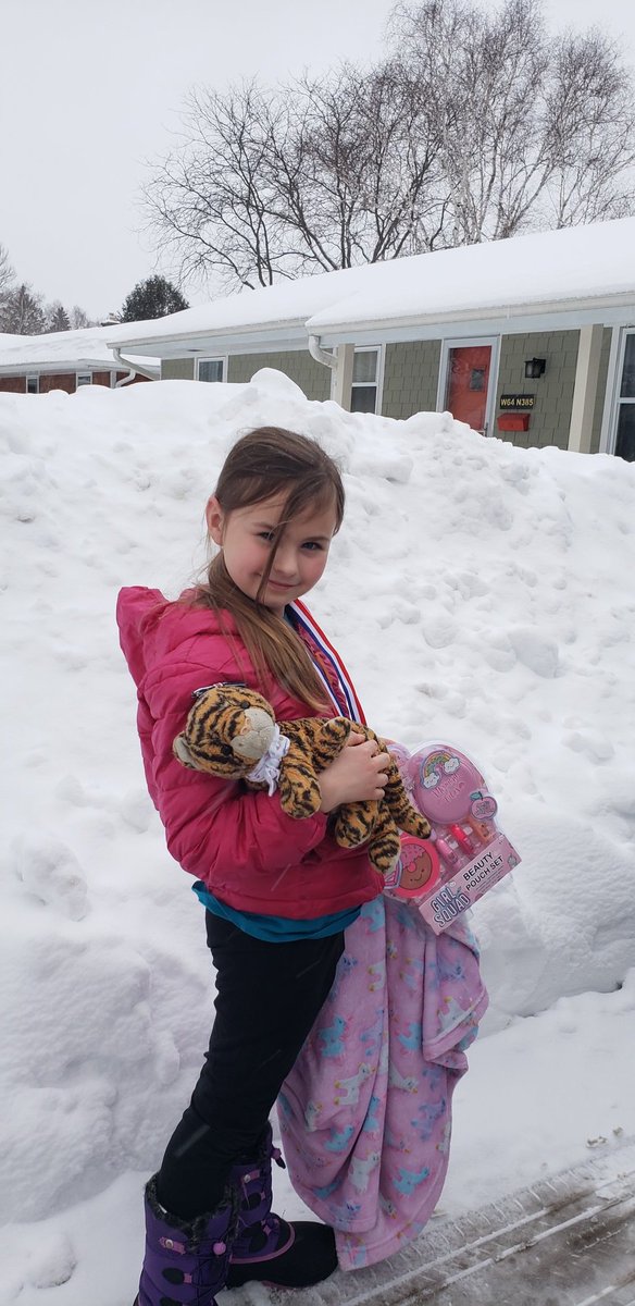 kjsigmund's tweet photo. Hi. The snow is higher than my 7 year old's head. Hoping to get an #AnxietyRun in tonight but if not, it was because of safety. https://t.co/KdnmClOFFW