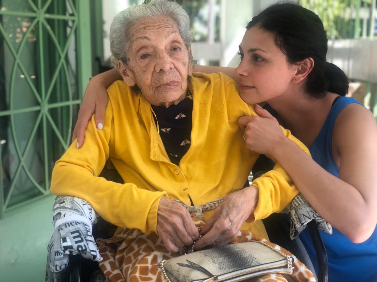 Morena Baccarin tweet media