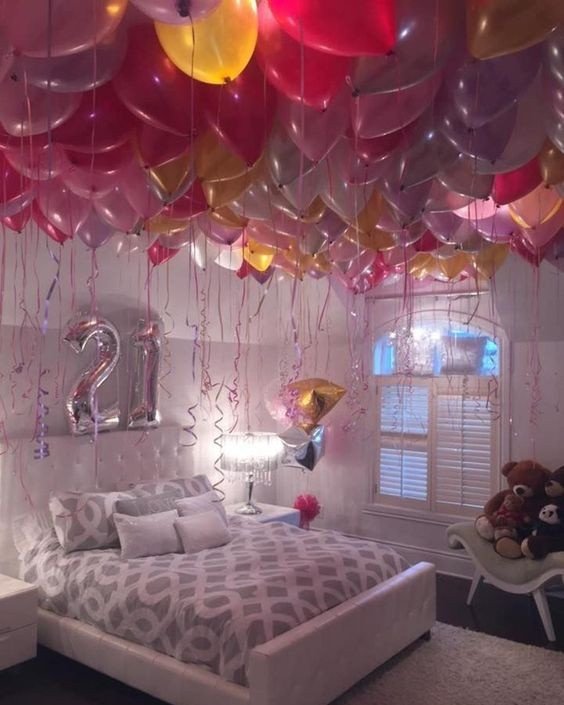 Шарами спальня. Украшения для комнаты. Украсить комнату шарами. Украшение комнаты на день рождения. Украсить комнату шарами на день рождения.