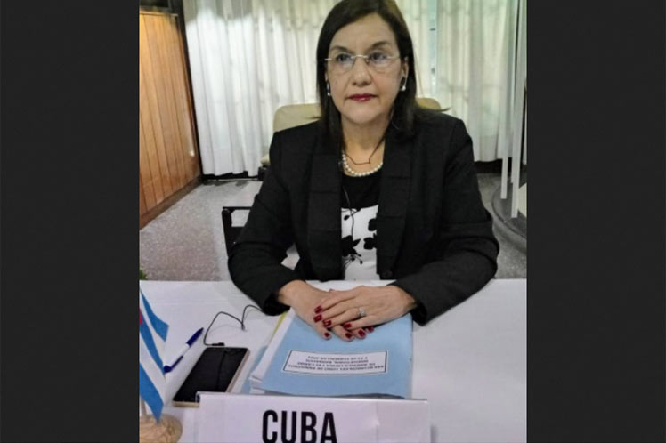 Durante su intervención en el XXII Foro de ministros de Medio Ambiente de AL y el Caribe, la titular del <a href="/citmacuba/">Ministerio de Ciencia, Tecnología y Medio Ambiente</a>, Elba Rosa Pérez, resaltó que es necesario realizar cambios en los patrones de producción y consumo sobre la base de potencialidades existentes en la biodiversidad