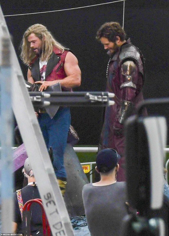 Marvel__News's tweet photo. We have our first look at the AsGuardians of the Galaxy on the set of #ThorLoveAndThunder ! https://t.co/cMUffaBYQC