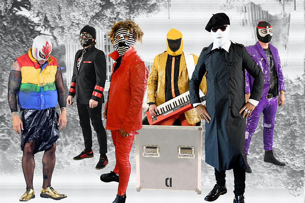 Uniformados, sonando a puro DEVO, mejor banda o mejor banda, The Network 
o <a href="/GreenDayInc/">Green Day Inc.</a> 
Volvieron con Money Money 2020, recomendación del gran <a href="/LaloIbeas/">Edualdo Ibeas</a> de <a href="/chanchoenpiedra/">Chancho En Piedra</a> 

Chequeen!

open.spotify.com/track/4WWVOSV1…

open.spotify.com/track/4A4znMyG…