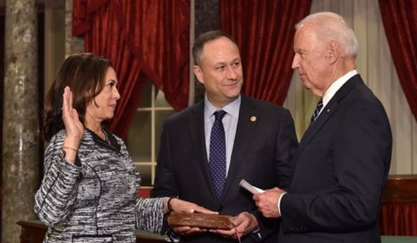 In November 2016, Kamala Harris was elected to the US Senate in California. She was the second African American woman and the first South Asian American to enter the US Senate. This is historical moment is when the nation saw Kamala's great strengths. 8/x  #BlackHistoryMonth  