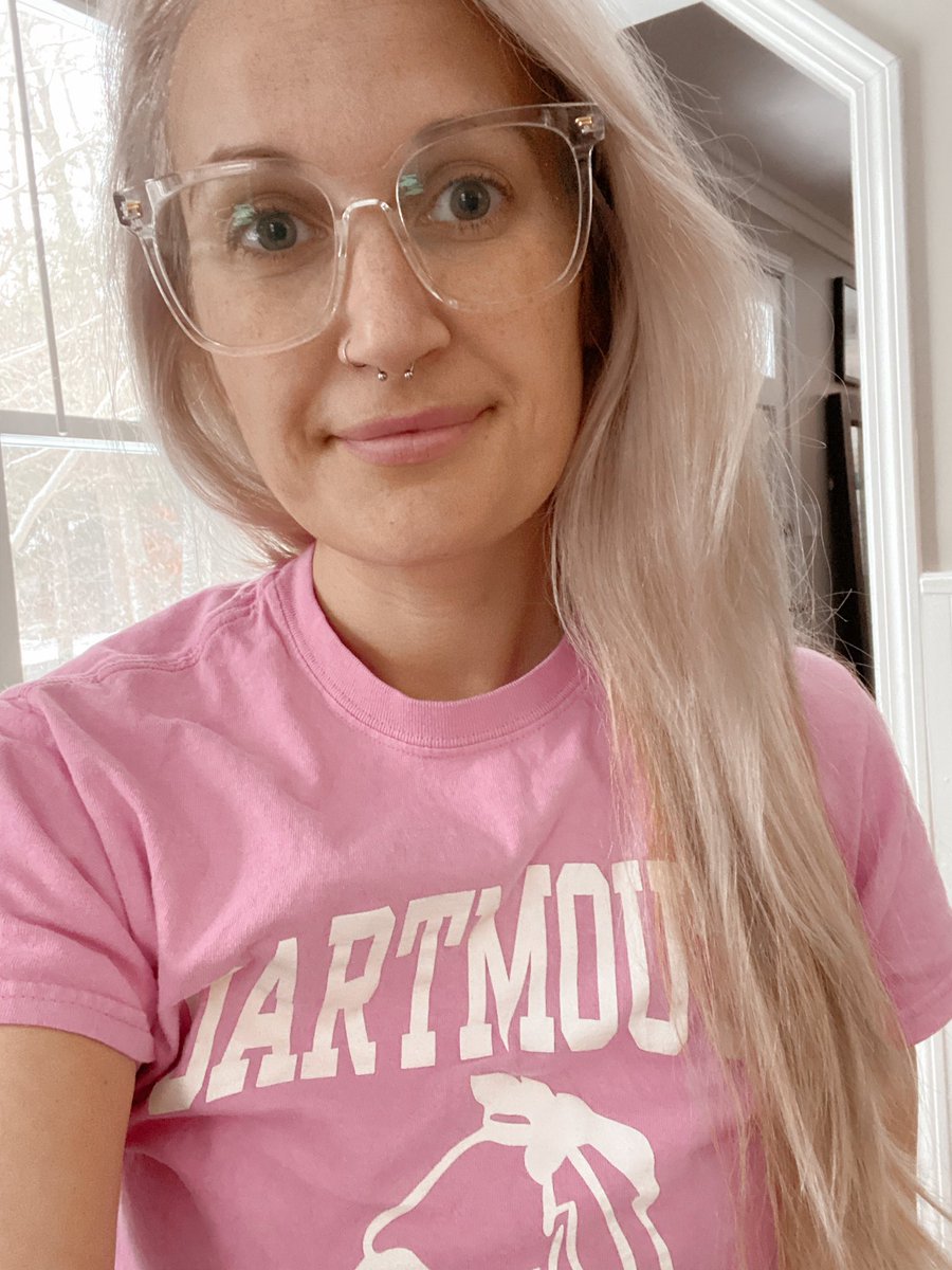 We may be remote today, but I still wore #PinkForDeidra. Show off your pink today, <a href="/DartmouthHS/">DartmouthHS</a>. 💕🦋💕