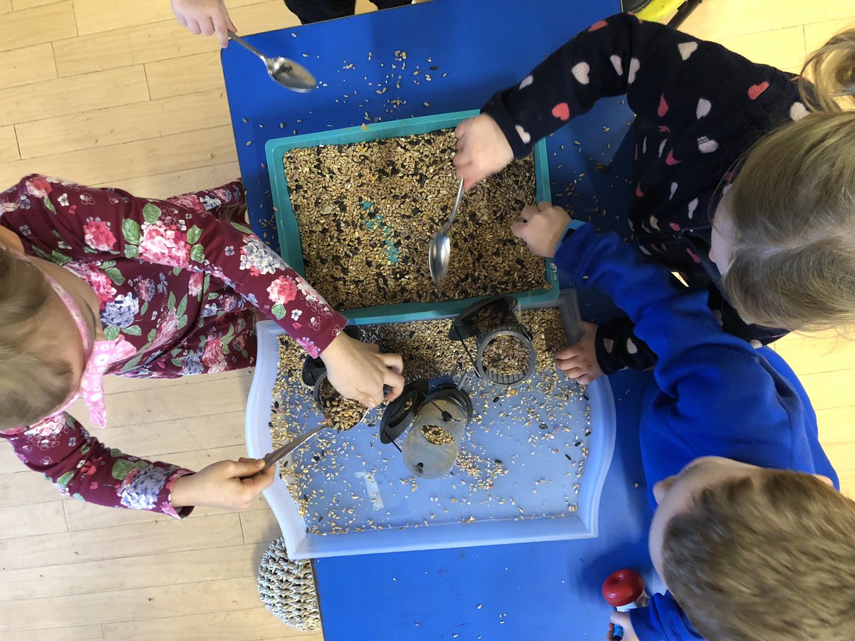 Vikkib27's tweet photo. The children helped Katrina make some bird feeder today, then hung them in the secret garden for the birds to enjoy ! #BigGardenBirdWatch #Birdwatch https://t.co/XoFi0OCsQ7