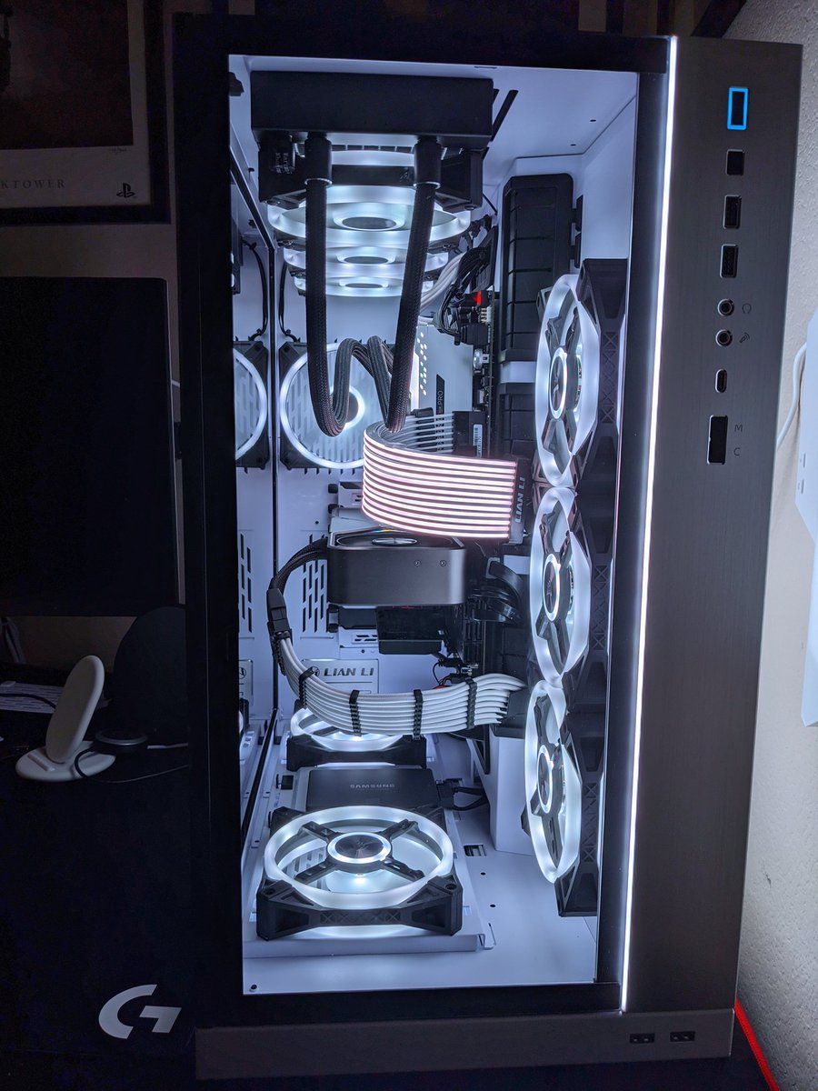 After 4 months of waiting for inventory I finally finished my first build!  Watching SO many videos from <a href="/JayzTwoCents/">JayzTwoCents</a> <a href="/GamersNexus/">GamersNexus</a> <a href="/hardwarecanucks/">Hardware Canucks</a> <a href="/paulhardware/">Paul's Hardware</a> <a href="/bitwitkyle/">Randall</a> made it possible. I know it's a common case but love how it turned out. X570, 5900X, 3080FE, 32gb memory.