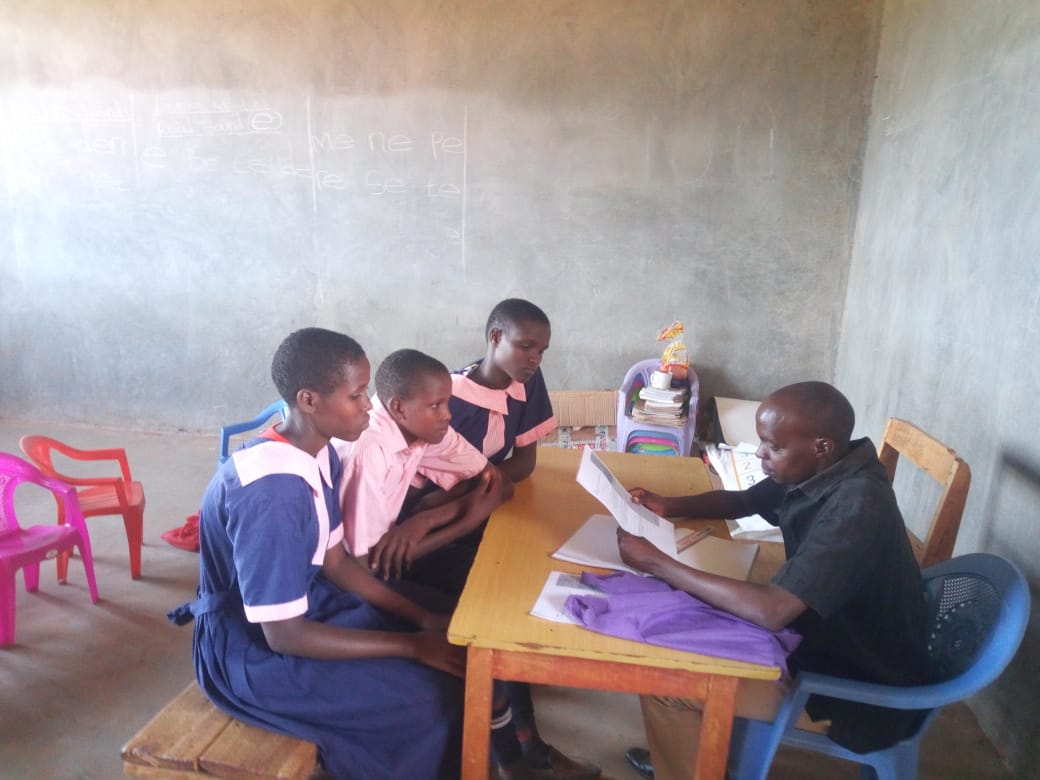 EKupere's tweet photo. @gricafrica @PastoralistsC @Wamuisho @varinia_luvega @missmwasheghwa At leboo primary school with the learners https://t.co/kgnD3SR41l