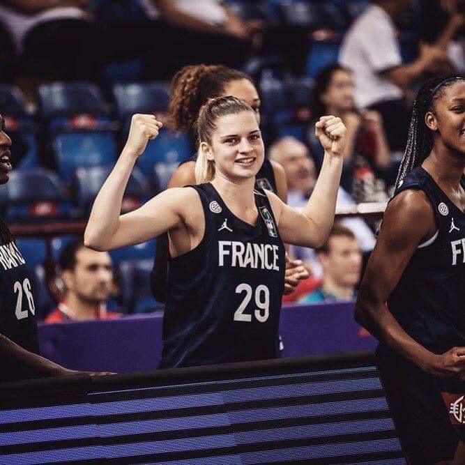 Félicitations à notre capitaine <a href="/Ewlguennoc/">ewlguennoc</a> qui a rejoint la séléction 𝐞́𝐪𝐮𝐢𝐩𝐞 𝐝𝐞 𝐅𝐫𝐚𝐧𝐜𝐞 𝐔𝟐𝟎 en vue de la 𝐜𝐨𝐮𝐩𝐞 𝐝'𝐄𝐮𝐫𝐨𝐩𝐞 qui aura lieu cet été 🌍

Bravo Ewl et bonne semaine 💪

#Bravo #equipedefrance #basketball #usomfamily #letsgousom