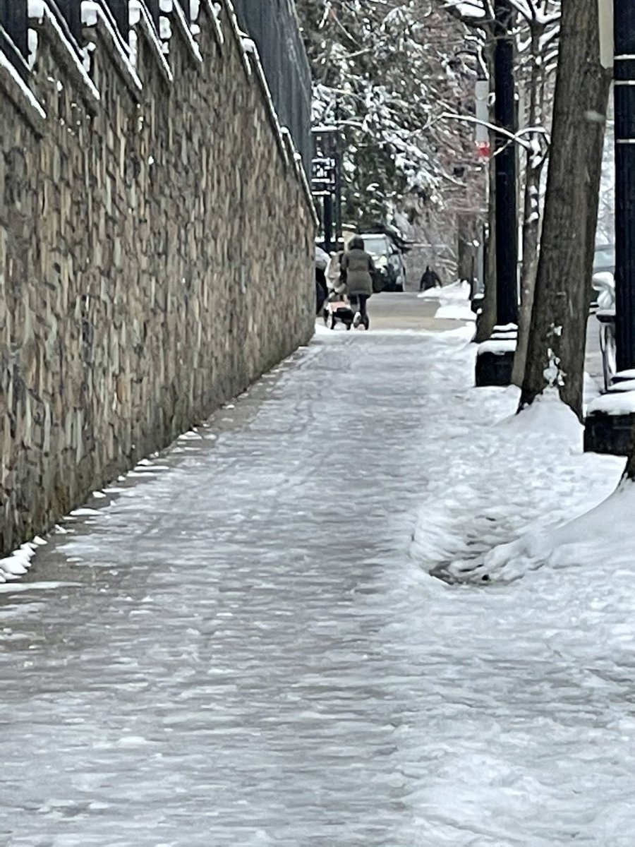 josh_ratner's tweet photo. @RusEmbUSA Can you please shovel your sidewalk? https://t.co/s5IIDcVLyI