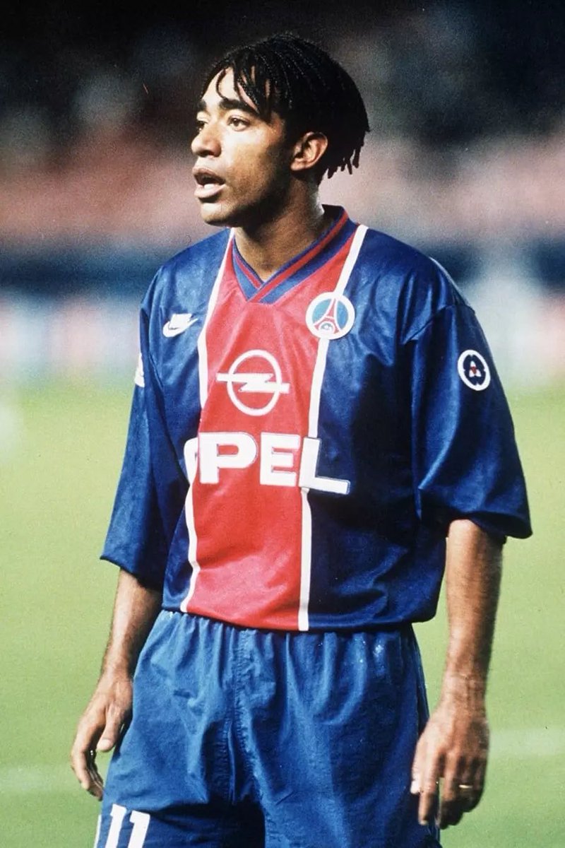 Hommage à ceux qui auraient pu être dans ce classement. Malheureusement il fallait faire des choix. Je pense notamment à Laurent Robert, Patrice Loko, Jérome Leroy, Mikel Arteta, Stéphane Sessegnon, Alex « le tank » et d’autres