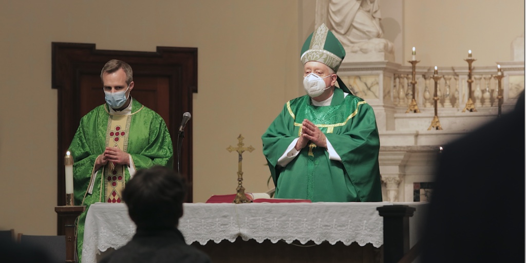 sluhjrbills's tweet photo. We were #blessed to welcome Archbishop Mitchell Rozanski to our campus today, the first day of #CatholicSchoolsWeek, to celebrate Mass for our junior class. #AMDG @abp_rozanski @JesuitsUCS https://t.co/wwGtC3NrKz