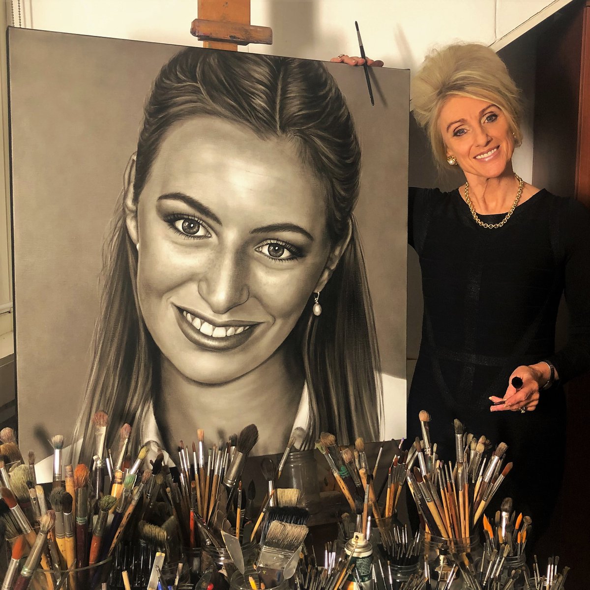 De afgelopen maanden heb ik met hart en ziel intensief gewerkt aan het portret van de mooie en lieve Britt. Wat een genoegen!