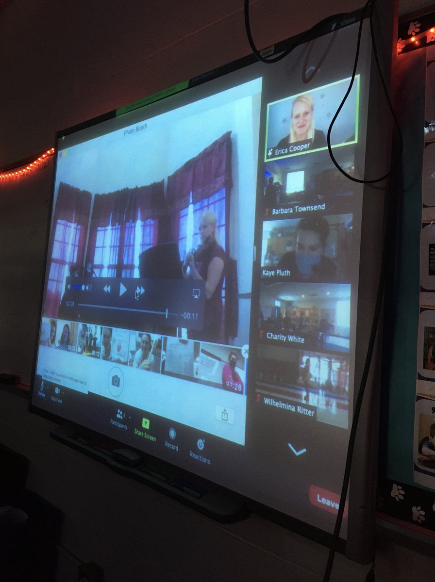 KayePluth's tweet photo. 2nd graders have been learning about the string family all month long. Today they got a virtual visit from a professional violinist. They got to hear and see a violin up close and had lots of questions. What a great opportunity! @SCEBulldogs #CCSArts https://t.co/9d1wQckMHD