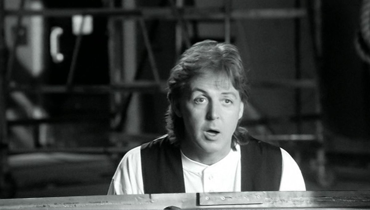 Hitos del Rock on Twitter: "01-02-1993: El músico inglés Paul McCartney edita su noveno disco de estudio solista "Off The Ground", con temas como " Hope of Deliverance", "C'Mon People" o "Biker Like