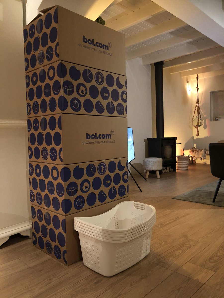 Hallo @Huub_Vermeulen. Ik koop vijf wasmanden bij <a href="/bol_com/">bol</a> en krijg vervolgens vijf dozen met elk 1 wasmand erin terwijl het ook in 1 doos past!! 🤔 Belde klantenservice: hoe hiermee om te gaan? Geen oplossing. Iets met #duurzaamheid, #circulaire #dewinkelvandenkenaandetoekomst
