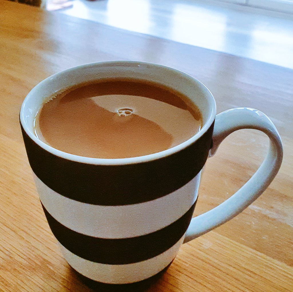 I then have to wait half an hour before I can have breakfast and a cup of tea. I also check my blood pressure* for the first time today (its slightly raised, but not too bad).*raised blood pressure is one of the treatment side effects4/9