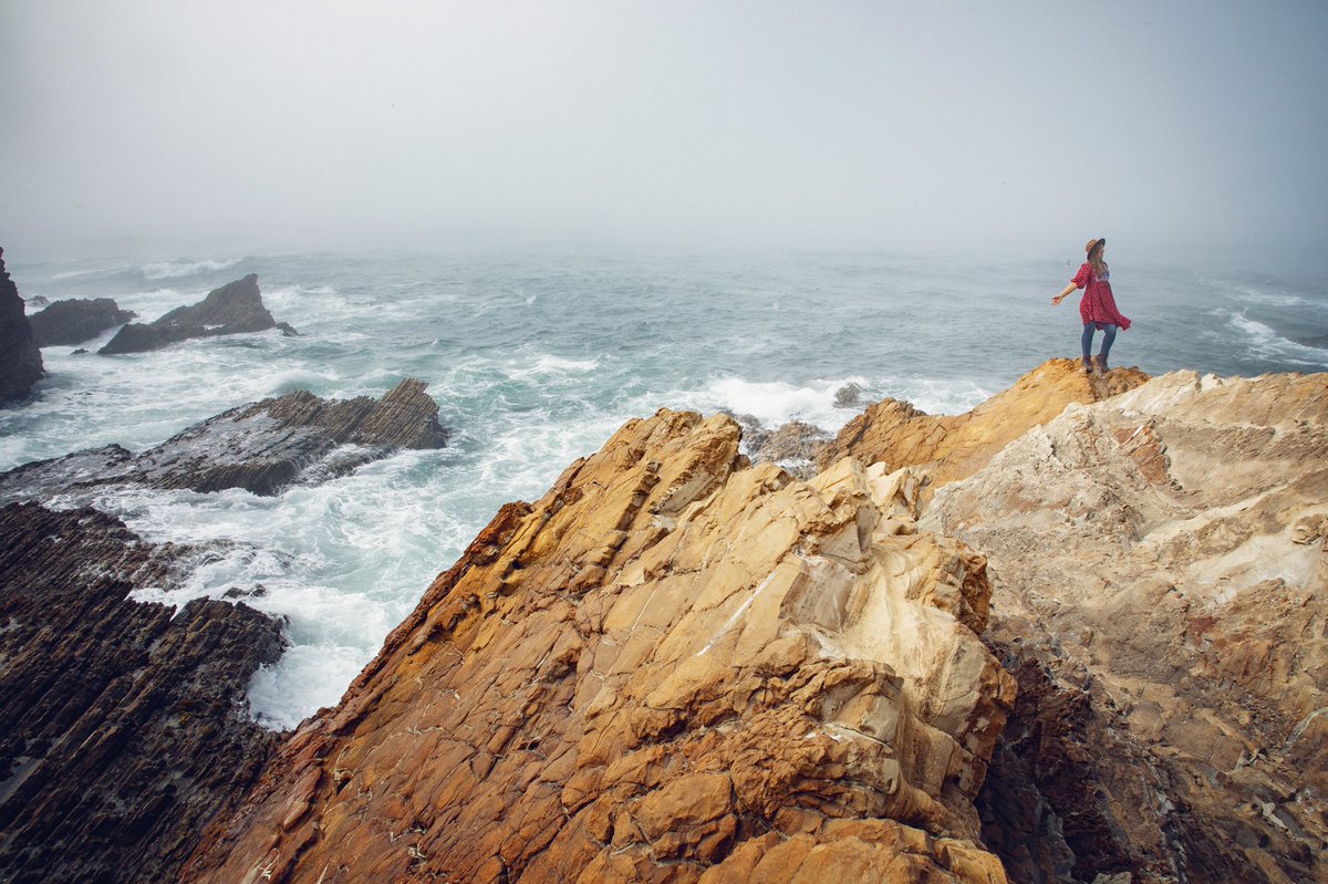 SuddenlySee_com's tweet photo. Moody beach day along CA’s central coast https://t.co/pnKi4xRUgj