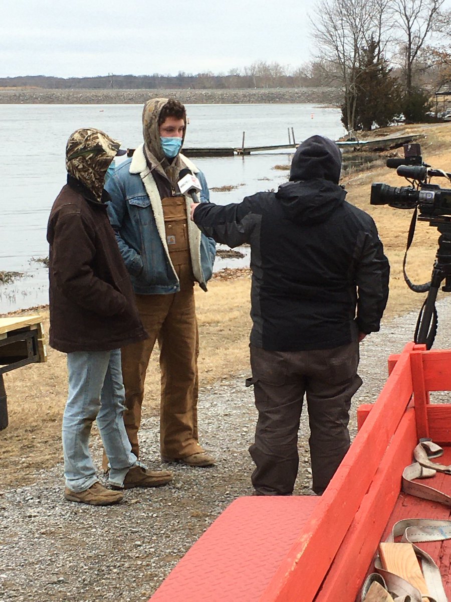 mhs_james's tweet photo. Jonas McNeely and Chase Isbell being interviewed by WSIL TV3 about their efforts building docks at the Elks landing, Lake of Egypt. #williamsoncocte https://t.co/Q9eII5NFZO