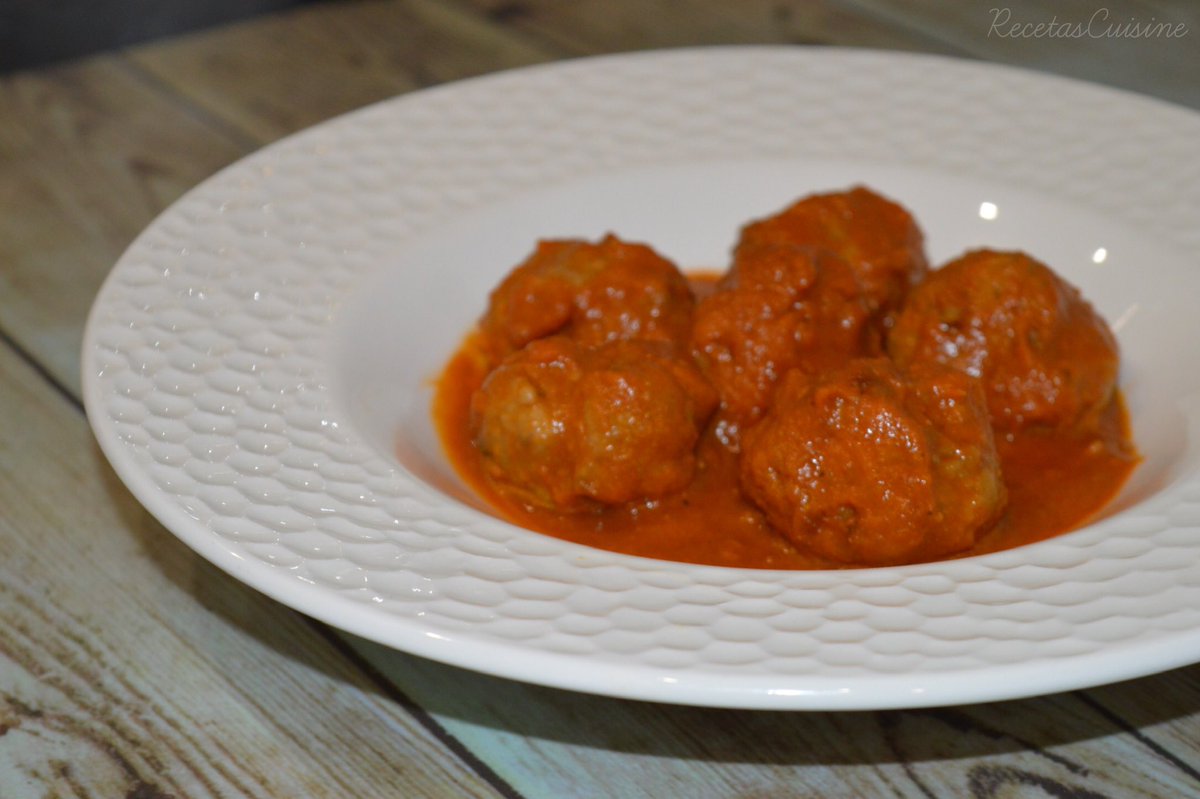 La semana pasada publicamos en el blog esta receta de albóndigas en salsa española. Podéis verla en este enlace 👉🏼 bit.ly/3rcOX7D #Companion #Recetas