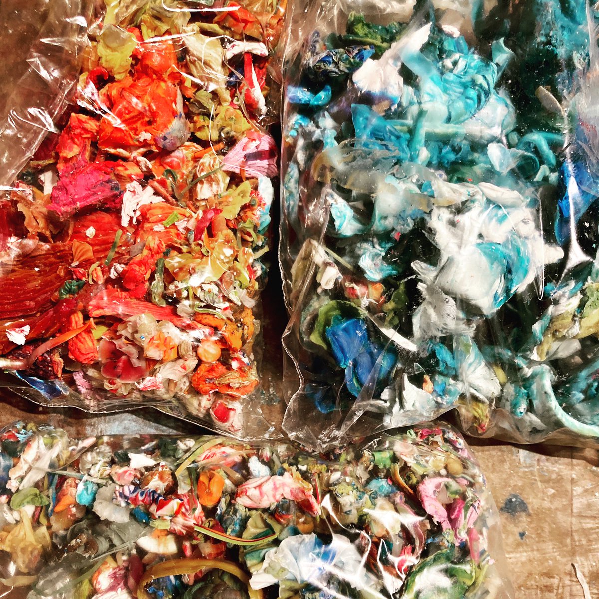 ValleyGallery's tweet image. Sorting colors for recycling encaustic paint - your inside look at life in my art studio. #artist #artstudio #sortingcolors