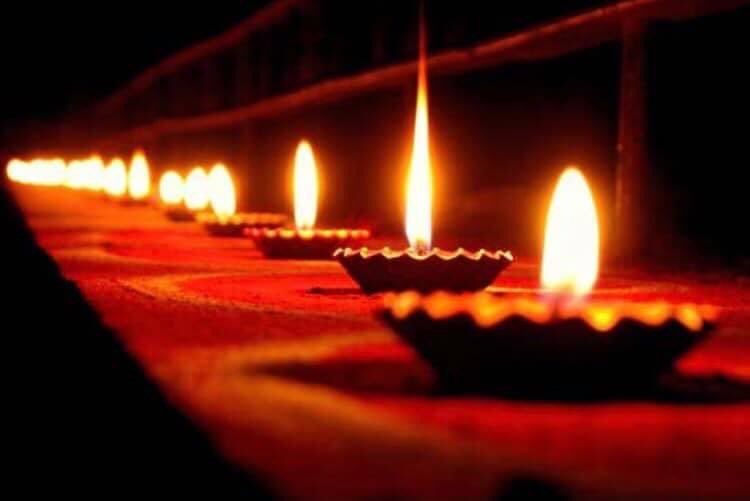 UOB_Chaplain's tweet photo. Remembering all our students from Myanmar in our prayers as we think about the unrest, and pray that families and friends may be kept safe @BradfordUniSU @UniofBradford @ShirleyCongdon @nikkipierce87 https://t.co/o5BSGoyvfO