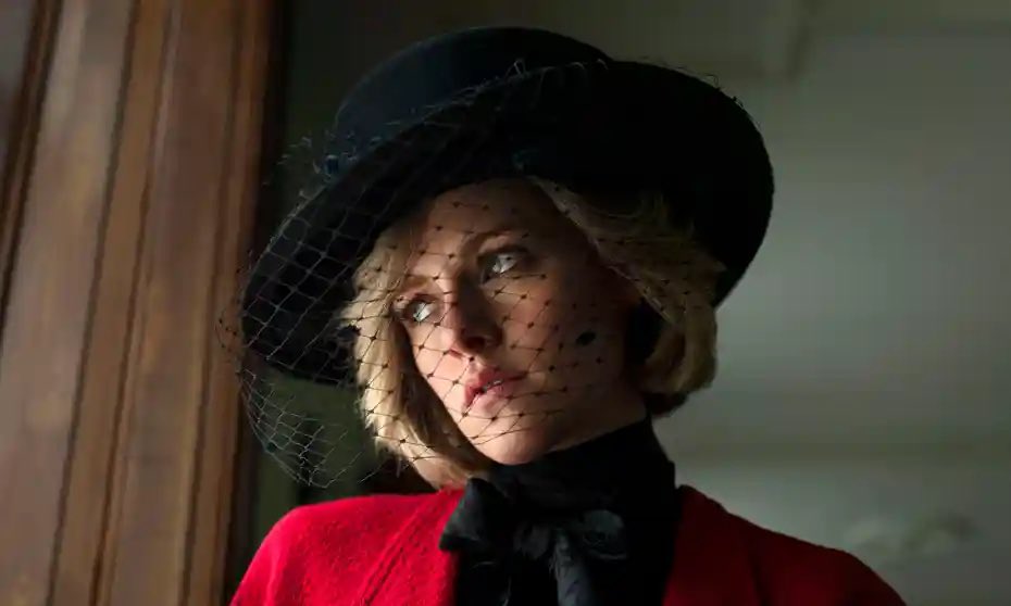 “The key is how she discovers during the process of the movie that what she really needs to do is be who she wants to be. And by that it doesn’t mean she needs to be next to anyone, to be part of anything, but herself and her own children.” #Spencer #PrincessDiana