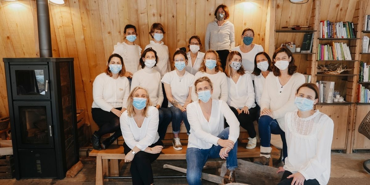 zOOmVersailles's tweet photo. #zOOmCommu 😃 Après cette année si particulière, les 17 zOOmettes se sont retrouvées (dans le respect des gestes barrières) pour une matinée de team-building, à la Ferme Nature et Découvertes. 
Nouvelles recrues, bilan, projets, elles vous disent tout !
👉 https://t.co/nA5lZemgC0 https://t.co/BcqtoaMx8U