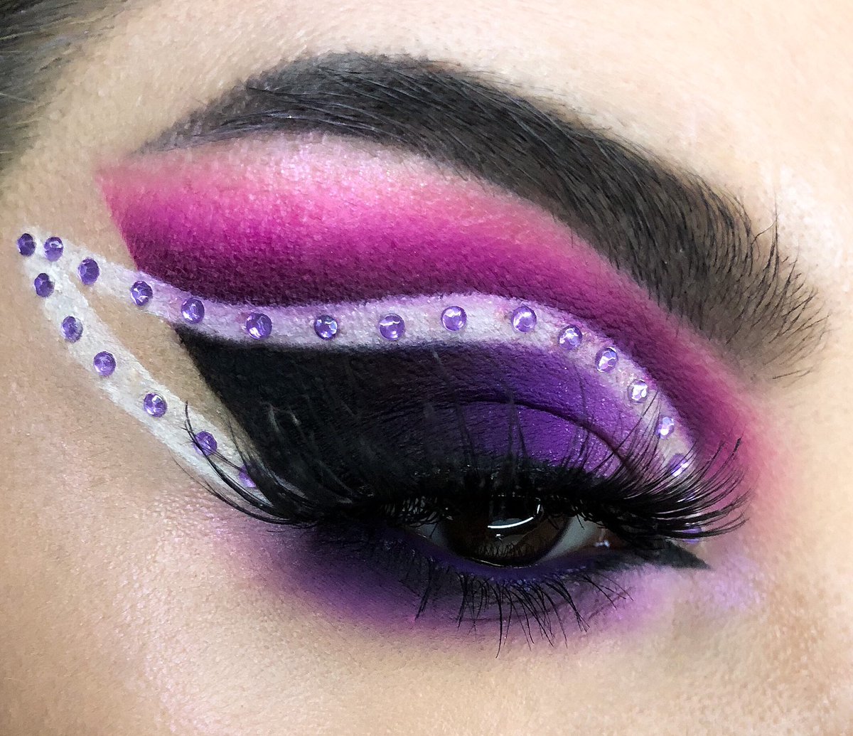 byNoemiMartinez's tweet photo. Hi @beautybay I'm Noemi (IG: beautynohe) makeup artist from Spain 

https://t.co/ijxd8Loltp
#ByBEAUTYBAY #SpanishPRSearch https://t.co/ySxuPCdlgO