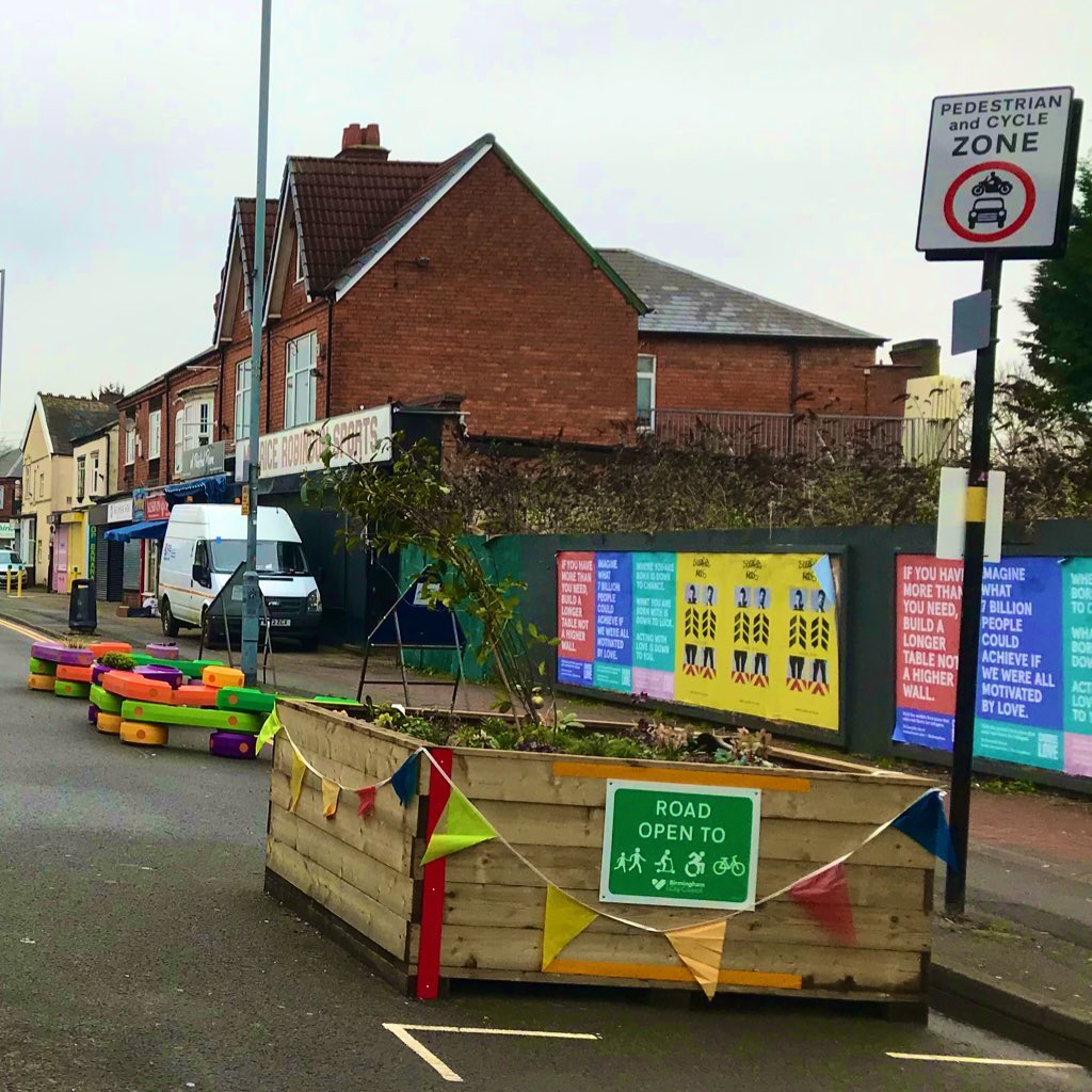 Active8Brum's tweet image. Loving this colourful pedestrian &amp;amp; cycle zone in Kings Heath! More of these please #cyclebrum #LTNs #roadopen