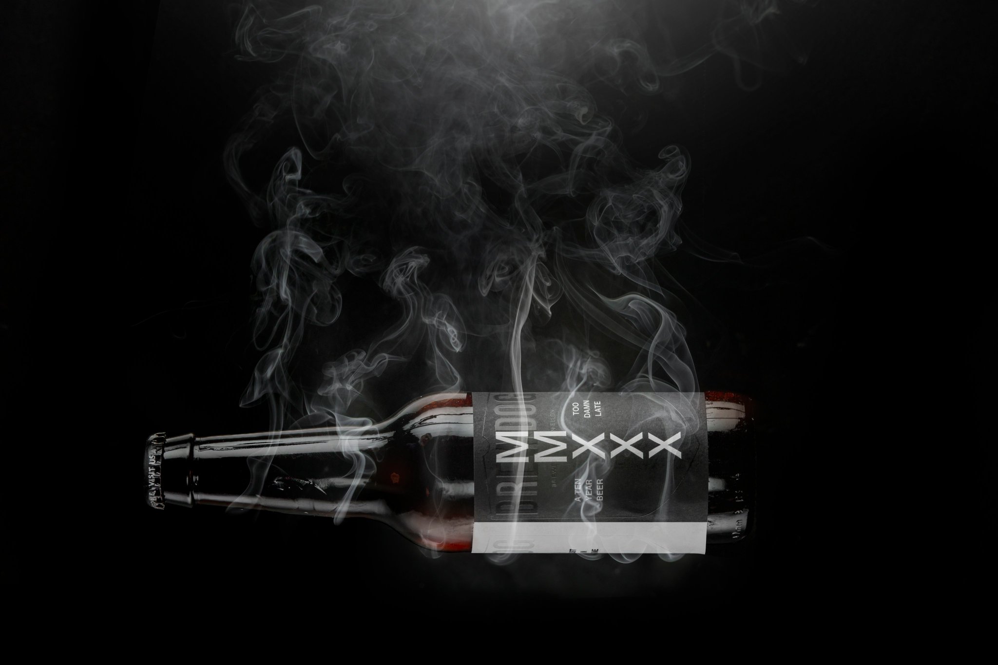 BrewDog az X-en: „MMXXX 10 yr aged ale: To be opened on 112030. We have  10 years to cut global emissions by 45% to save our planet. In 2030 this  beer will