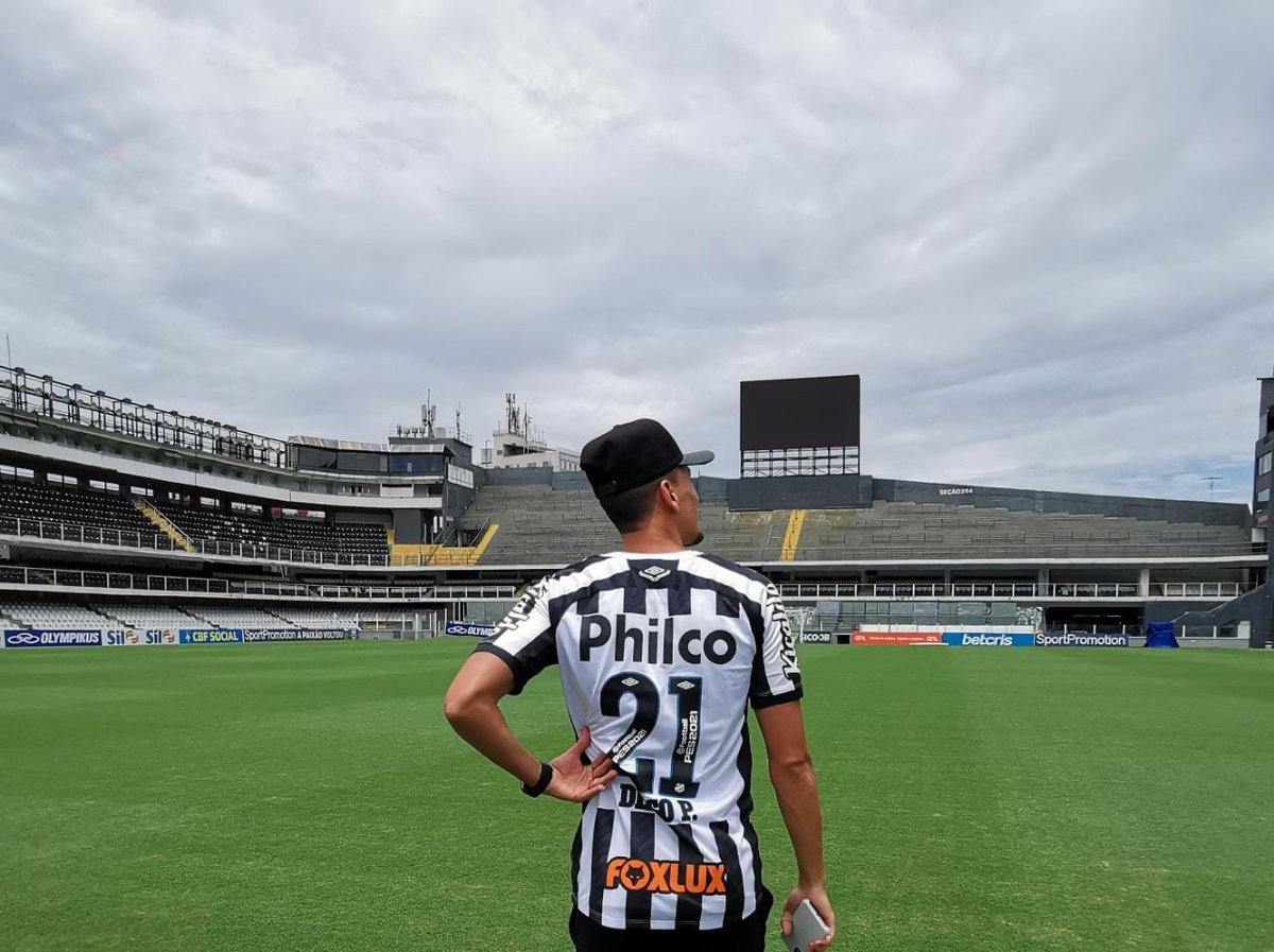 A última visita ao Templo Sagrado antes da despedida de Diego Pituca. ⚪️⚫️

Você vai conferir este conteúdo ainda hoje na Santos TV.