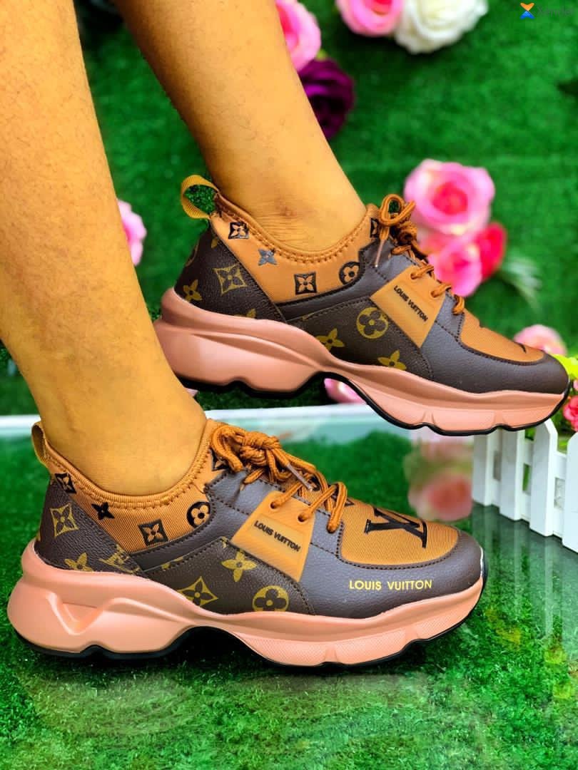 Folajomiloju's tweet photo. New Stock Alert📢📢📢

My customers might be on your TL Please RT &amp; Follow up🙏🙏🙏 @SurprisePlug
🔖·Price - ₦11,000
🚚 Delivery Nationwide
 📞. Call 08039432065 or DM -https://t.co/rSZX22pXhj
#Designerwears #plug #wears #TrendingNow #Fashionista #hustle #LouisVuitton #sneakers https://t.co/GGXibqrTdH