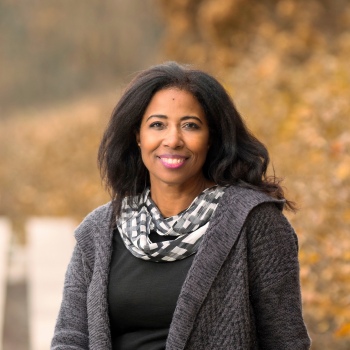 1/28 Cont'd  @Nina_EBanks provides an exploration into Dr. Alexander's seminal thoughts and work in her piece "The Black Worker Economic Justice and The Speeches of Sadie T.M. Alexander"  …https://www-jstor-org.ezp-prod1.hul.harvard.edu/stable/29770460?seq=1#metadata_info_tab_contents