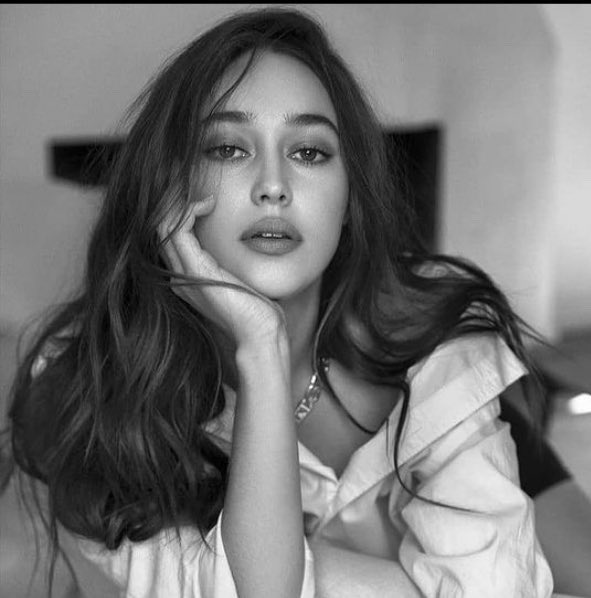 ClexaBeWithYou's tweet photo. Uhhmmmm.... 🥰🥰🥰🥰
#alyciadebnamcarey #lexa #clexa #alicia #fanart #digitalart #queenV #the100 #digitalfanart #alyciadebnamcareyfanart #digitalartalyciadebnamcarey #debnamcarey #lexafandom #clexafandom #alyciafan #ftwd https://t.co/Noz5W9Zkio