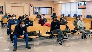 Fiscalia da 'Audiencia Nacional' anuncia agora a interposiçom dum recurso contra a sentença absolutória ditada contra 12 independentistas galeg@s, <a href="/CausaGaliza/">Causa Galiza</a> e <a href="/Ceivar_OPAR/">Ceivar</a>. A decisom de seguir adiante com o processo político-judicial corresponde agora ao 'Tribunal Supremo'.