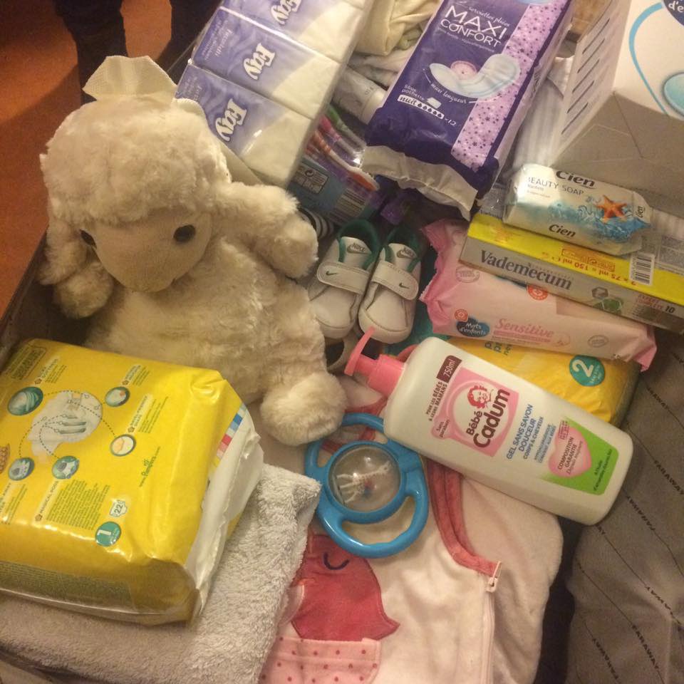 s_assbague's tweet photo. L’association *Un petit bagage d’amour* qui accompagne les femmes enceintes précaires (SDF, réfugiées, sans revenus, etc.), et qui fait un formidaaaaable travail en IDF, cherche un local à #Lille pour ses permanences

Des pistes ?
RT bienvenus ! Merci ♥️
 
https://t.co/rEZctwWwqQ https://t.co/MGB4Ed7ooQ