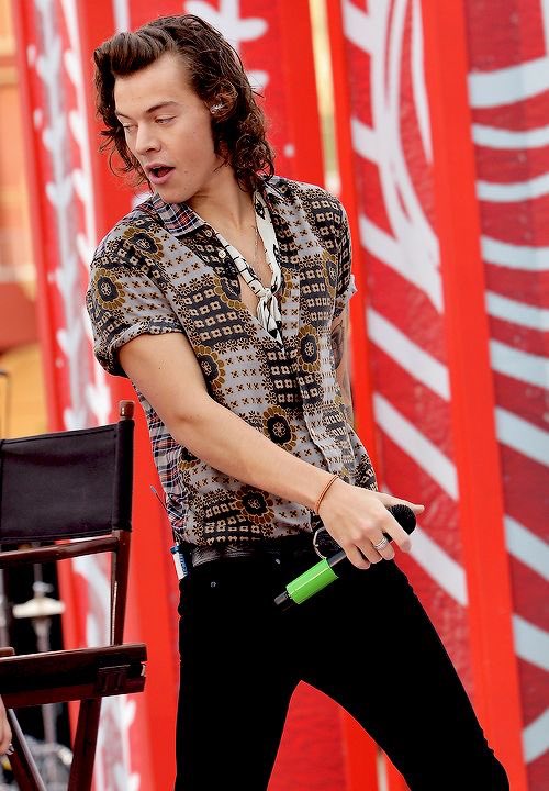 harry styles on this day, and this day only, a thread