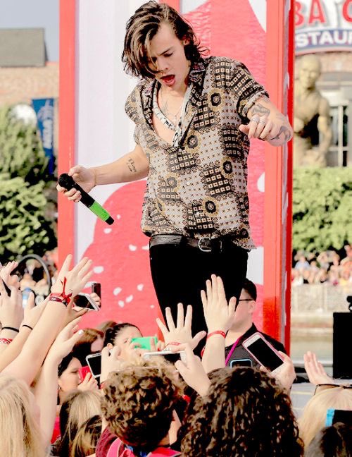 harry styles on this day, and this day only, a thread
