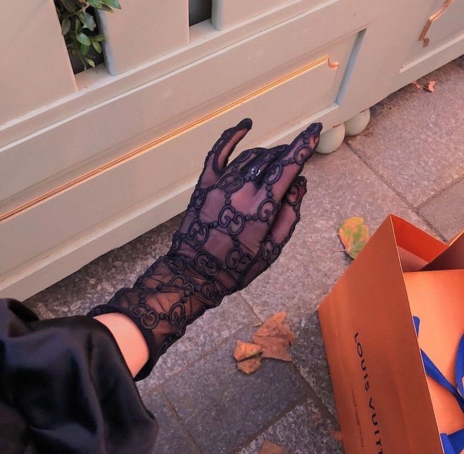 maisonartluxe's tweet photo. Gucci gloves https://t.co/yaQCjiZzhH