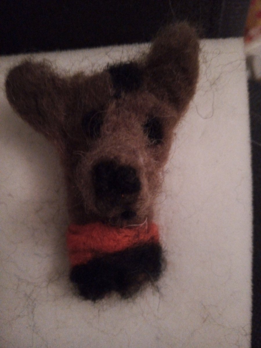 Hello #womaninbizhour
Here is my latest item mummy &amp; baby polar bear made today, needle felted &amp; hand crafted.
I make beautiful toys, brooches, dogs, giraffes, hedgehogs and so much more.
etsy.com/uk/shop/FunkyF…
#Handmade #cute #giftsforher #supportsmallbusiness #handcrafted