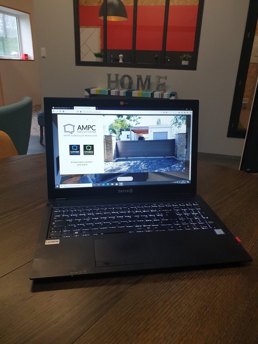 AMPC_Solutions's tweet photo. Bientôt notre nouveau site internet.... 

#internet #menuiserie #store #cloture #portail #vendée https://t.co/dvF2CuDoeM