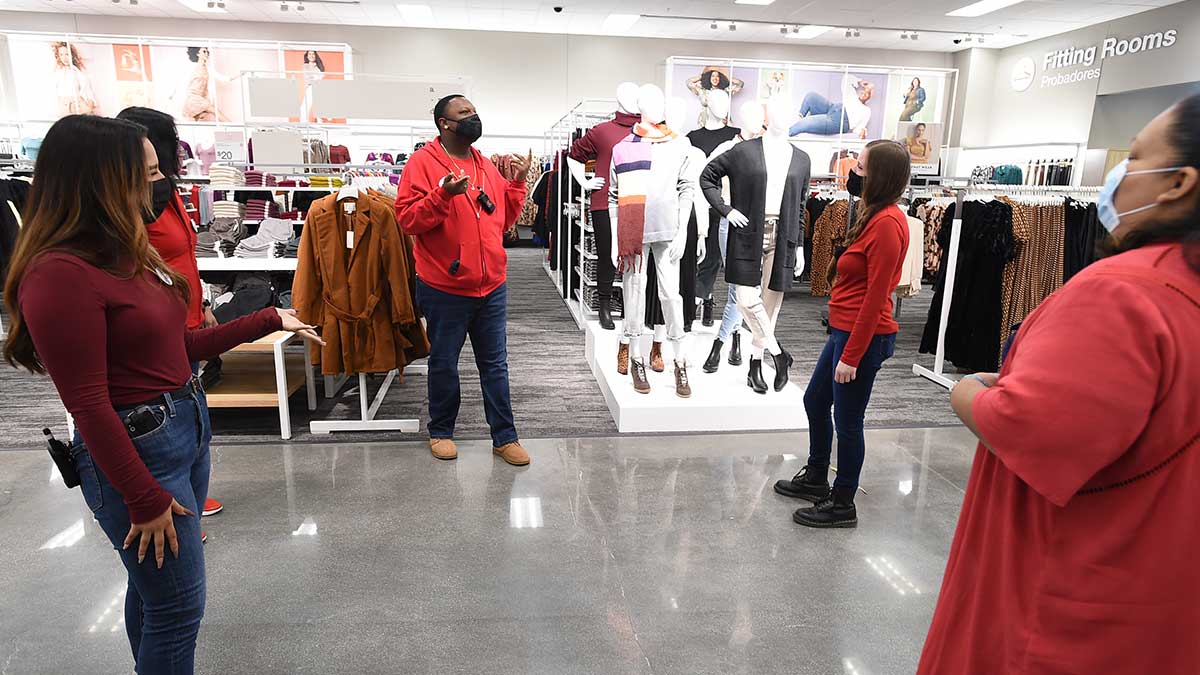 TargetNews's tweet image. Target’s No. 17 on @FortuneMagazine's annual list of the world’s most admired companies, up 5 spots from last year. Thanks to our incredible team, the magic behind the bullseye! fortune.com/worlds-most-ad…