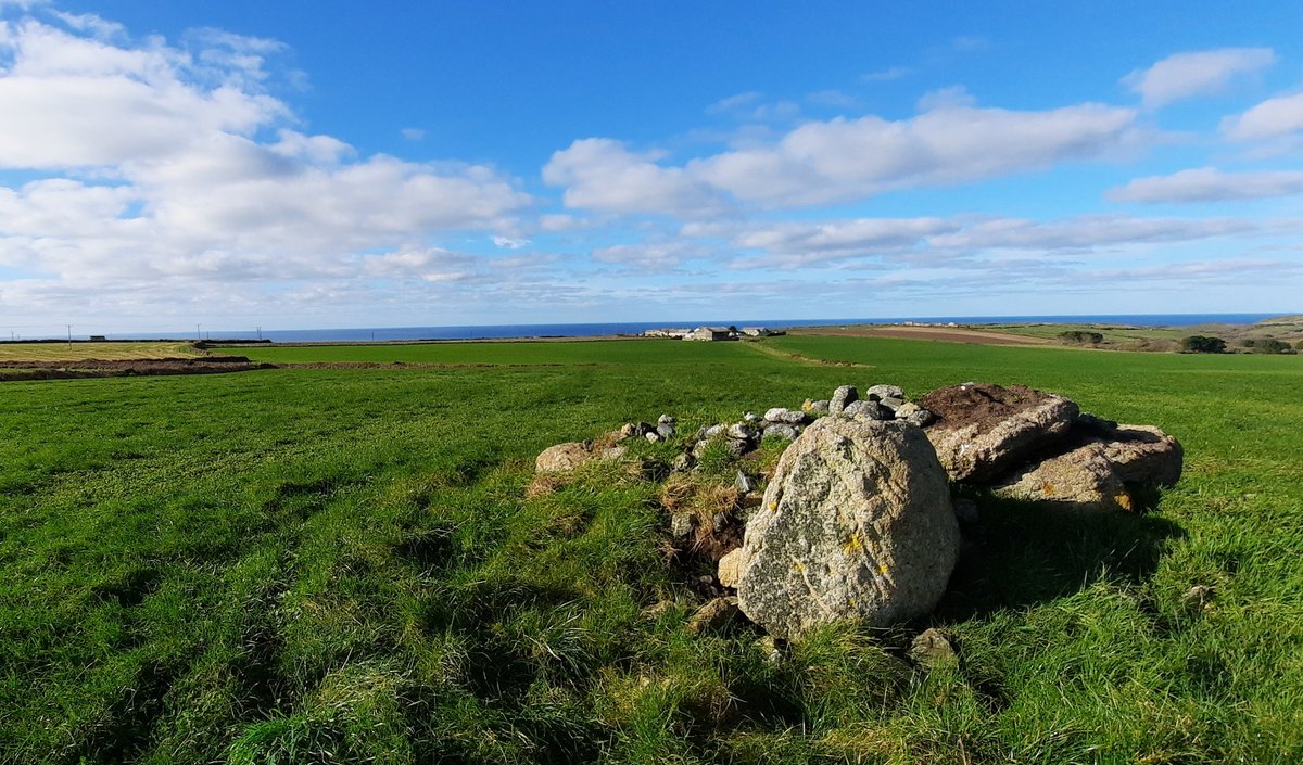 Tregiffian Vean: Chambered cairn? Scillonian passage grave? Old plans have the 'entrance' in a different direction & it being a cremation site. Possibly chambered with an adjoining cist but much damaged sadly. Sits neatly between Carn Kenidjack/Isles of Scilly/Chapel Carn Brea.
