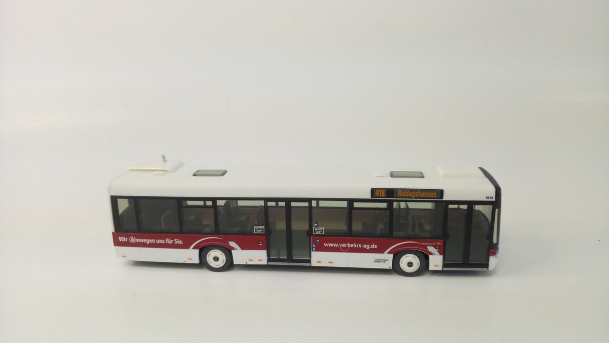 CANCarRaceAndM1's tweet photo. New Arrival - 1:87 Model Bus
โThis is a high quality 1:87 (HO Scale) VK Modelle Solaris U12, 2tรผrig, BSVAGโ, Wg. 0918, 418 Riddagshausen โ
It has very fine details of printing.
#CANCarRaceAndModel #modelcars #ModelRailway #ModelCarCollection
#Summerside #PEI #PrinceEdwardIsland https://t.co/5TmzbO2ldx