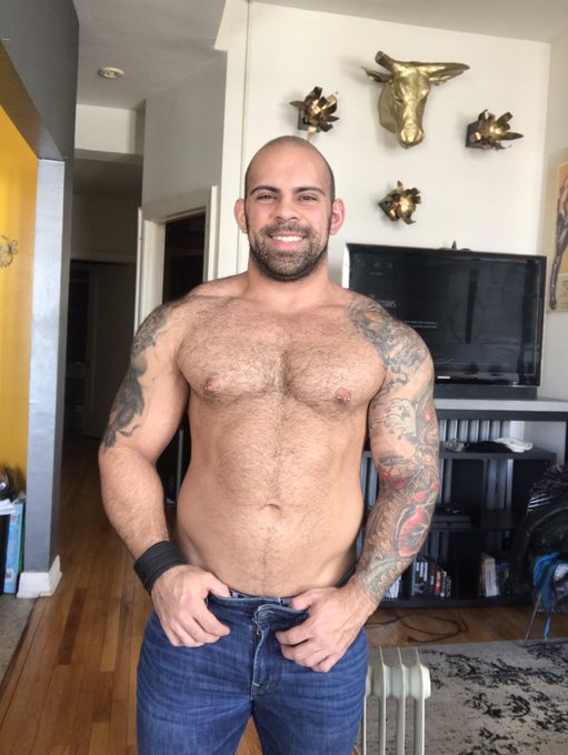 There was some pretty decent light in the living room today! 💪🏽🐶 https://t.co/Gg48pYesYW<a href="/tag/leather"class="tags"><span>#leather</span></a><a href="/tag/muscle"class="tags"><span>#muscle</span></a><a href="/tag/butt"class="tags"><span>#butt</span></a><a href="/tag/puppy"class="tags"><span>#puppy</span></a><a href="/tag/jock"class="tags"><span>#jock</span></a><a href="/tag/harness"class="tags"><span>#harness</span></a>